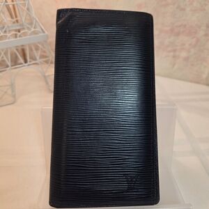 Louis Vuitton Navy Epi Portefeuille Brazza Wallet. Unisex. EUC